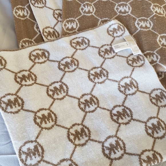 MK scarf - Picture 2 of 3